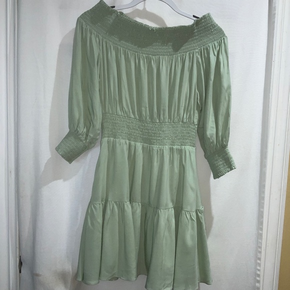 Gianni Bini Smocked Tiered A-Line Dress Sz S Blouson Sleeve Off-the-Shoulder - Picture 1 of 8